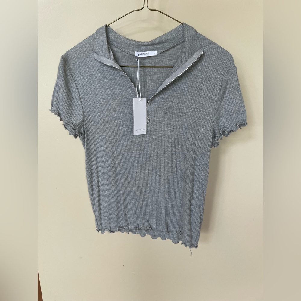 Antistar short front zip